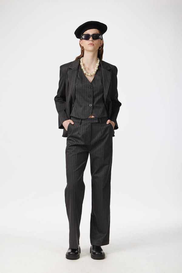 Classic pinstripe suit+vest grey/white