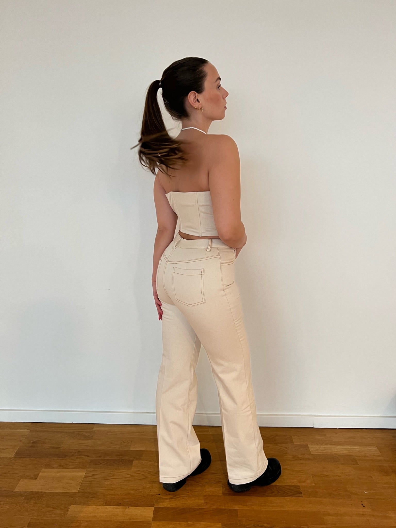 Off White Denim sæt - Korset Top & Bukser
